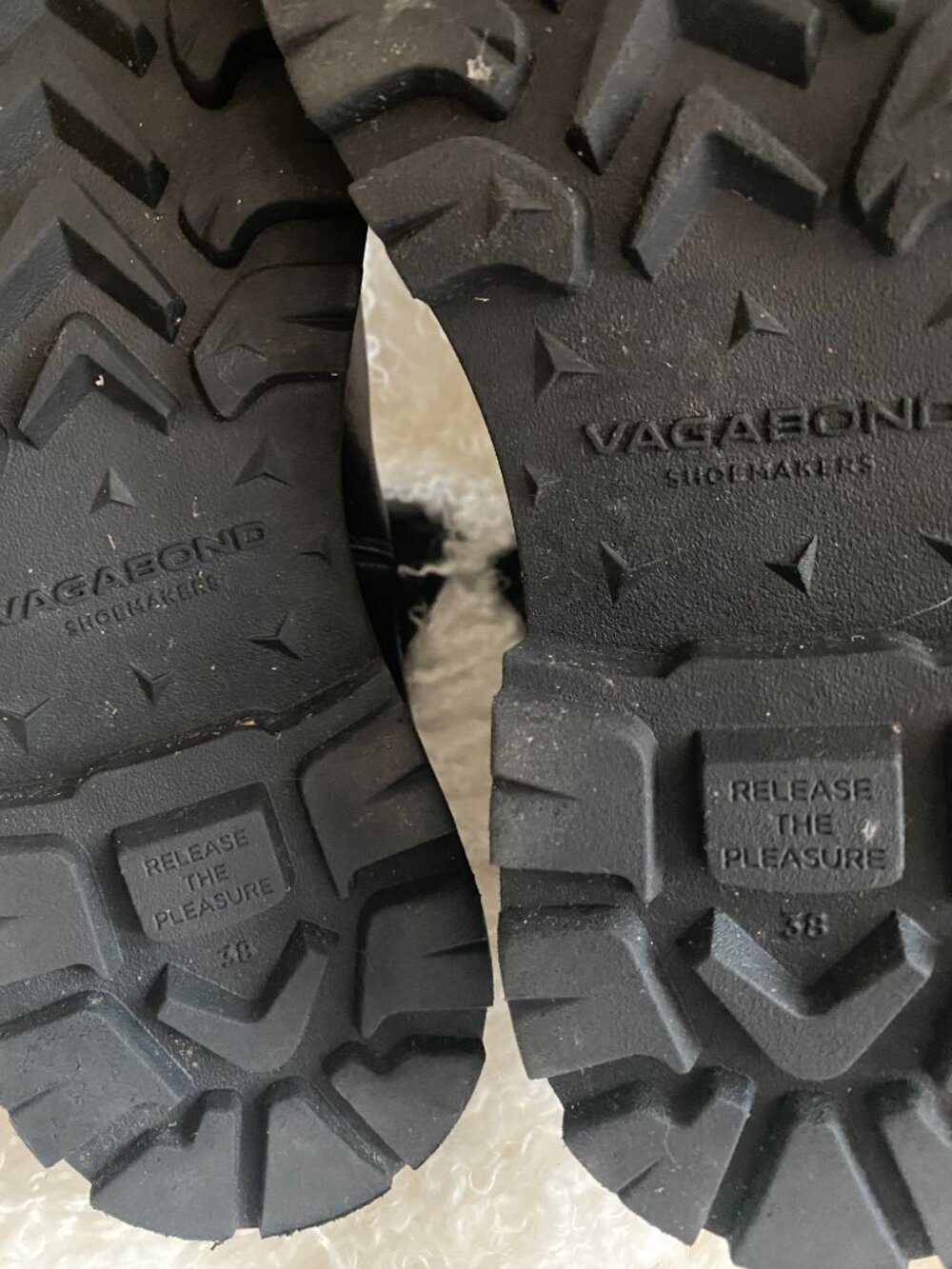 Vagabond Shoemakers | Cosmo 2.0 Ankle Boot - Picture 7 of 13